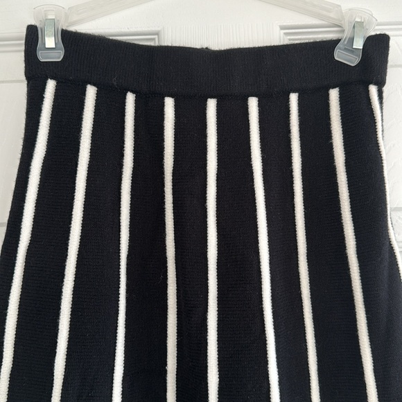 New - Picture 2 of 3